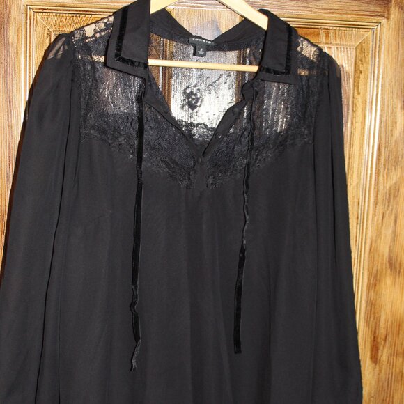 So Much Detail on this Black Blouse - Picture 1 of 5